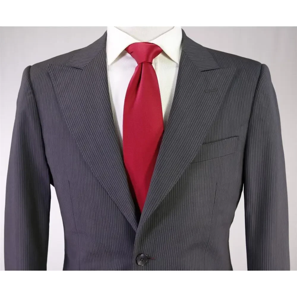 Gucci Tom Ford Era Gray Thin Striped Peak Lapel Wool Mohair 2-Btn Suit 36R